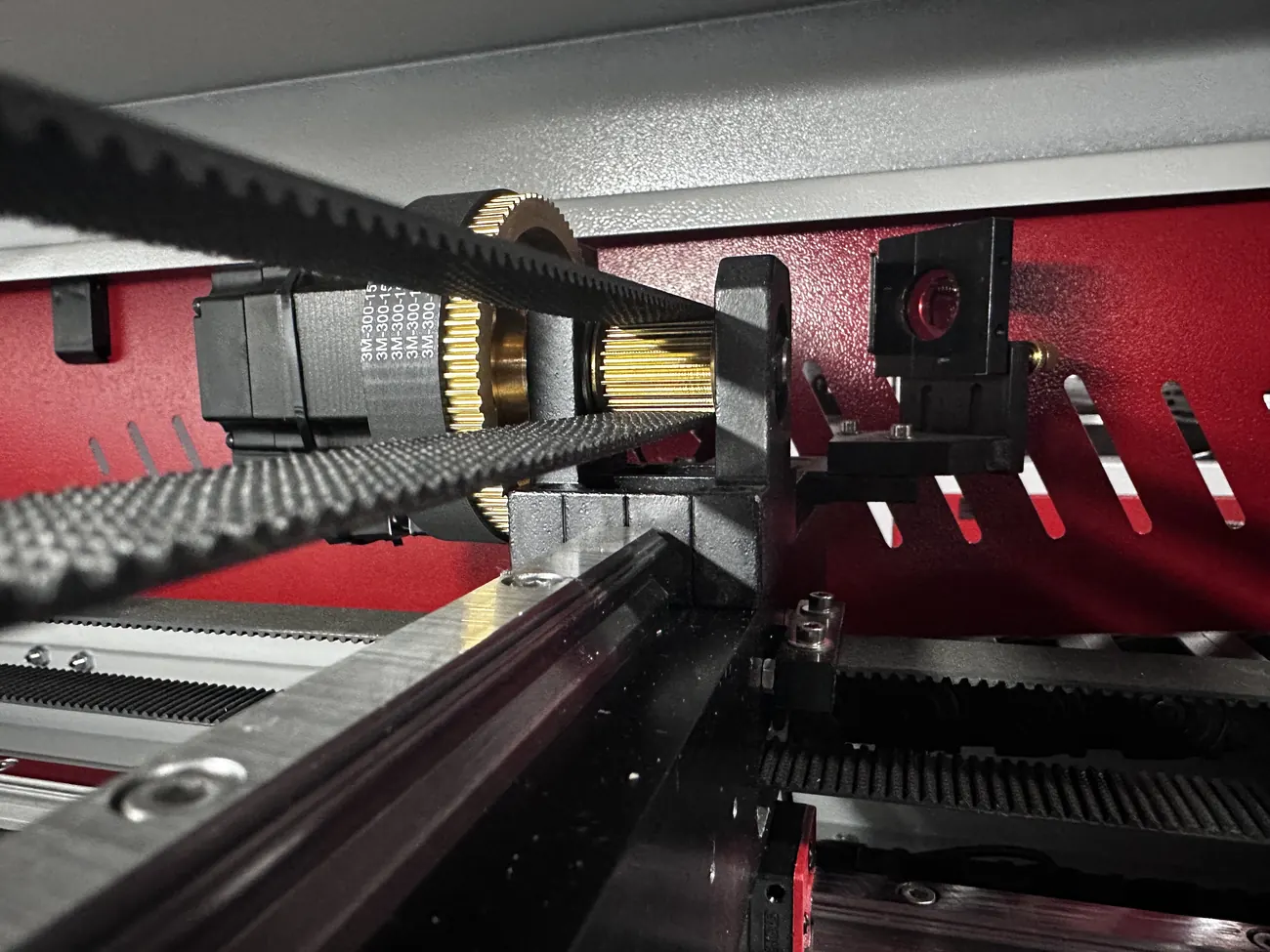 Kayış ve step motor ile 0,01 mm